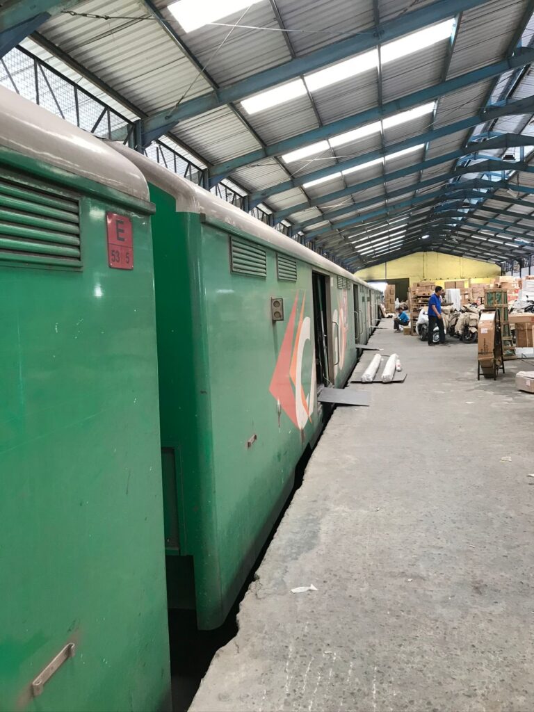 Gudang kereta 1
